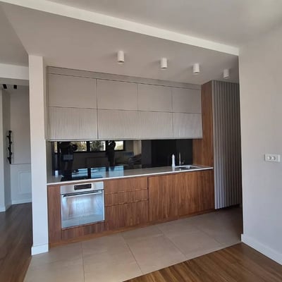 Rental of a spacious 3-room apartment, 73 m², central New Belgrade, Serbia